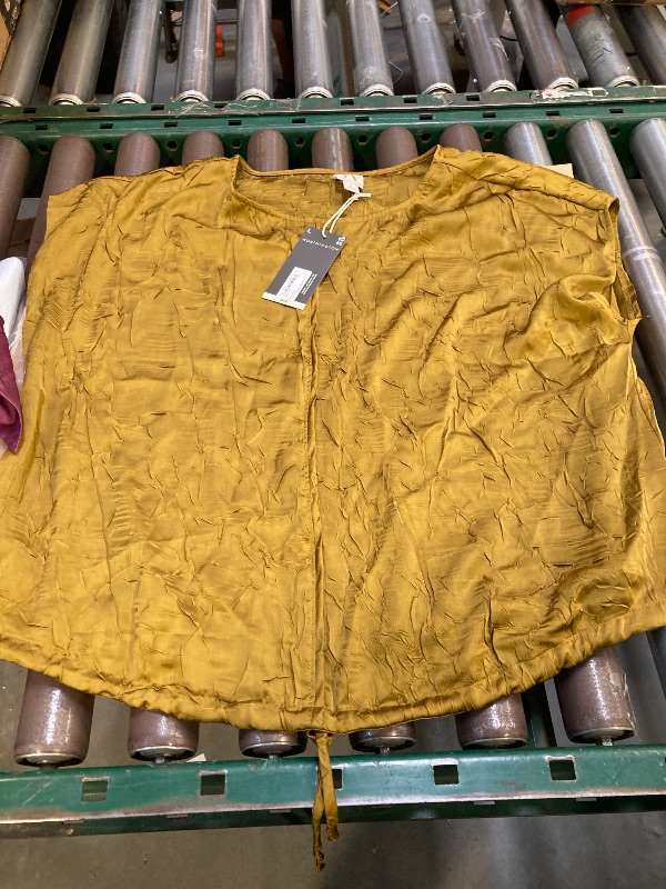 Photo 1 of 
Worthington Women Gold Sleeveless Blouse size large 