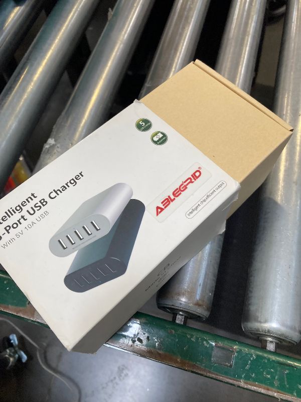 Photo 1 of 39W 5-Port Desktop USB Charger