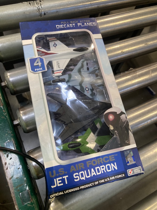 Photo 1 of United Sates Air Force 4-Pack Toy Jet Squadron Die Cast Airplanes, Pull Back Military Fighter Jets, Diecast Air Plane Models