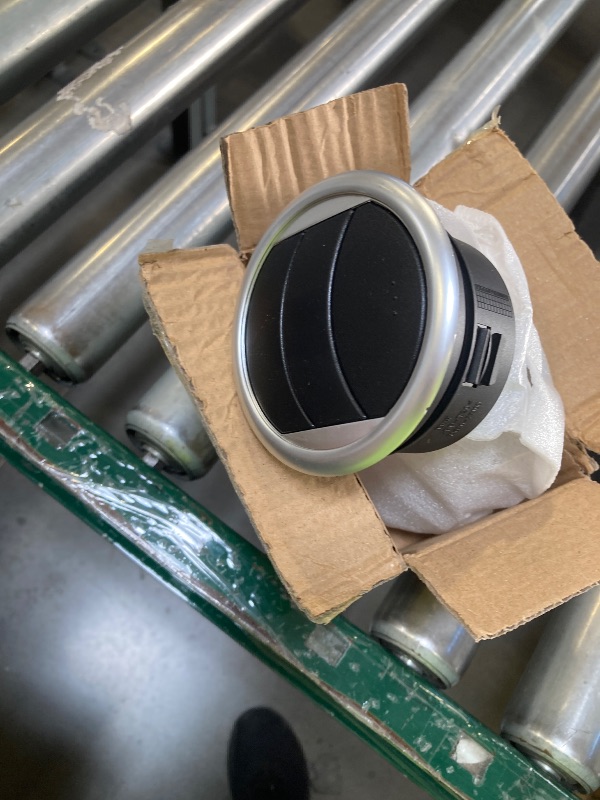 Photo 1 of Air Conditioning Vent, Car Auto Air Conditioning Vent Outlet Deflector Dashboard for SX4/Swift 2005-2013