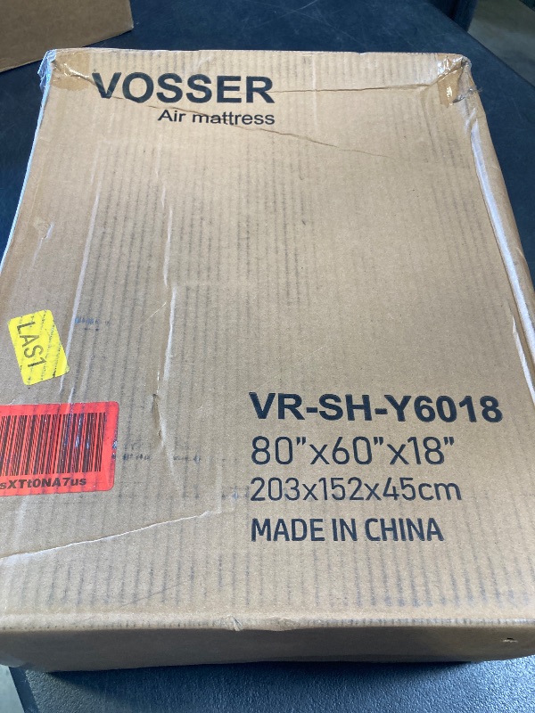 Photo 1 of VOSSER Air Mattress Queen with Built in Pump,Blow Up Mattress in 3 Mins,18'' Raised Self Inflatable Mattress,Portable Airbed for Home,Floor&Travel,Queen Size Air Matress for Adults,660LB Max,Silver