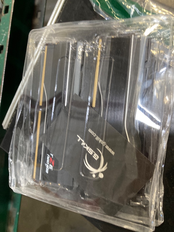 Photo 1 of G.SKILL Trident Z5 Neo RGB Series DDR5 RAM (AMD Expo) 32GB (2x16GB) 6000MT/s CL28-36-36-96 1.40V Desktop Computer Memory U-DIMM - Matte Black (F5-6000J2836G16GX2-TZ5NR)