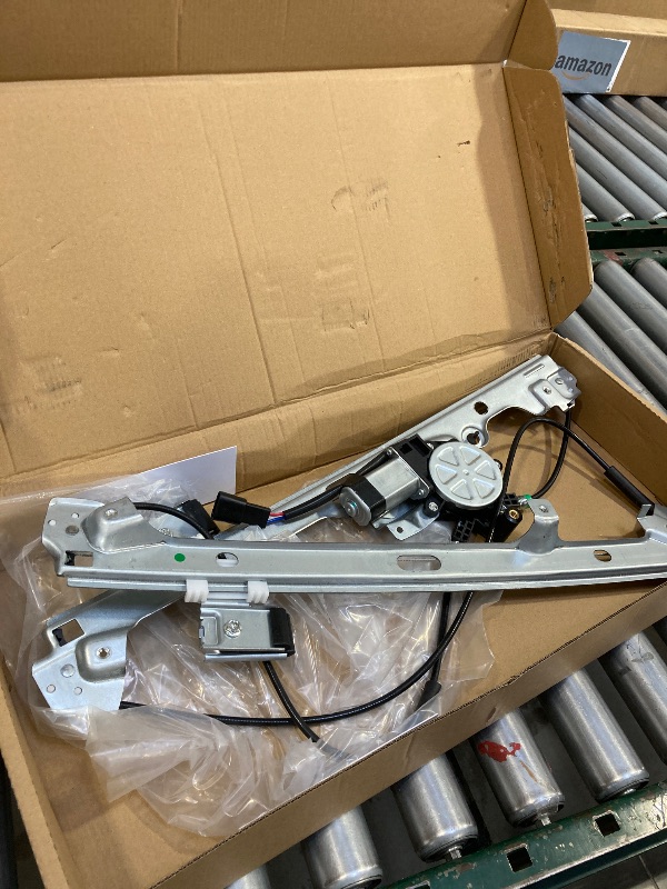Photo 1 of 741-645 Front Right Passenger Side Power Window Regulator with Motor Fit for 2000-2006 Chevrolet/Chevy Silverado 1500 3500 Avalanche Suburban GMC Sierra 1500 2500 3500 Yukon XL Cadillac Escalade