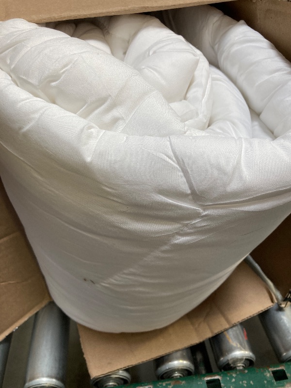 Photo 1 of White Mattress Cover