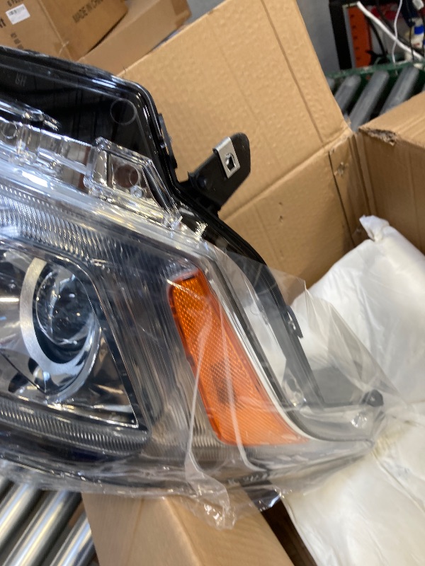 Photo 1 of RIGHT SIDE HEAD LIGHT NOT WHICH CAR IT GOES TO 