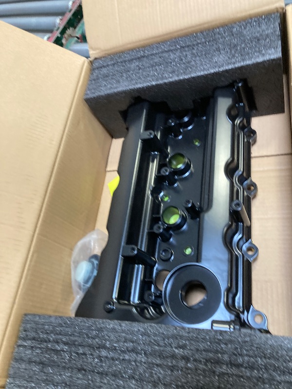 Photo 1 of Upgread Aluminimun Engine Valve Cover Compatible with 2010-2016 Hyundai Sonata Tucson Kia Forte Optima Rondo Spor-tage 2.0L 2.4L Replace 224102G100