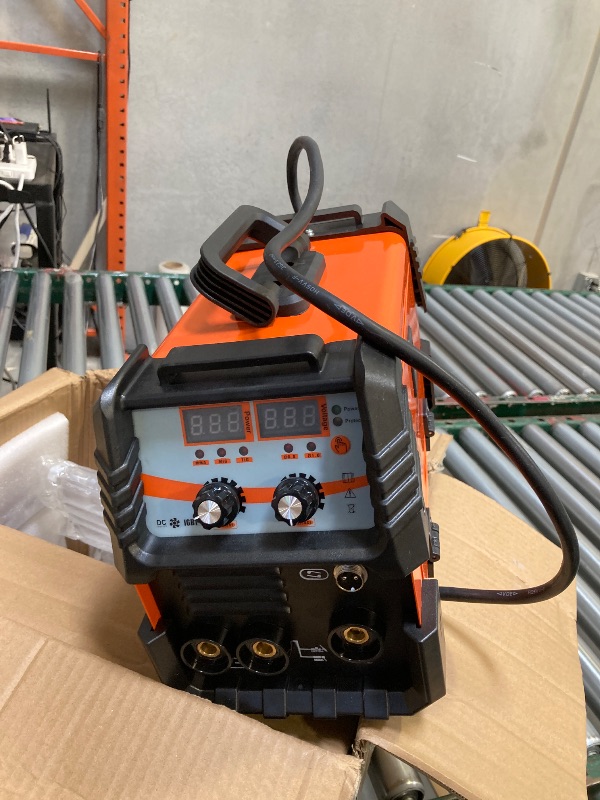 Photo 1 of MIG/MMA/TIG LIFT-325