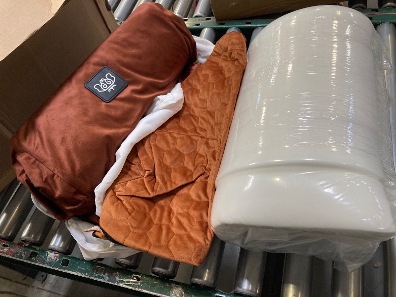 Photo 1 of Pet Bed