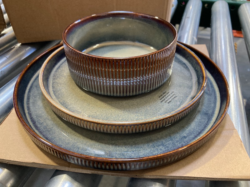 Photo 1 of LIANYU Dinnerware Sets 12Piece Plates for 4, Ribbed Stoneware Dishes Set for Kitchen Dining, Microwave and Dishwasher Safe, Jungle Green
