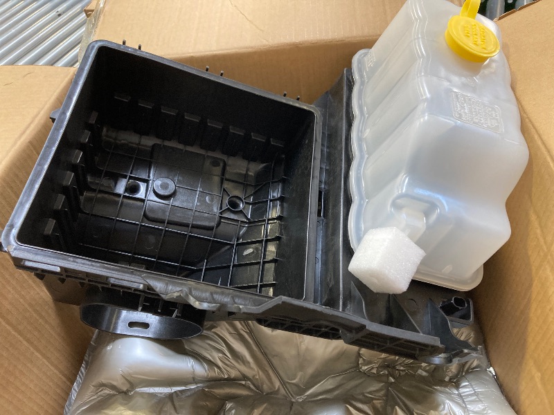 Photo 1 of Dorman 603-892 Non-Pressurized Coolant Reservoir with Cap Compatible with Select Ford/Lincoln Models
