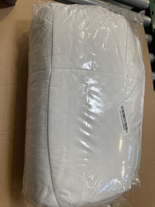 Photo 1 of OLANLY Queen Quilted Fitted Mattress Pad, Elastic Fitted Mattress Topper, Cooling Soft Mattress Cover Stretches up to 21 Inches Deep, Machine Washable Mattress Protector (60x80 inch, White)