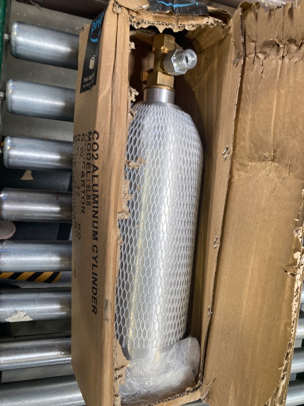 Photo 1 of 5lb Aluminum CO2 Tank Cylinder for Beer Kegerator or Brewing DOT CGA320 Valve