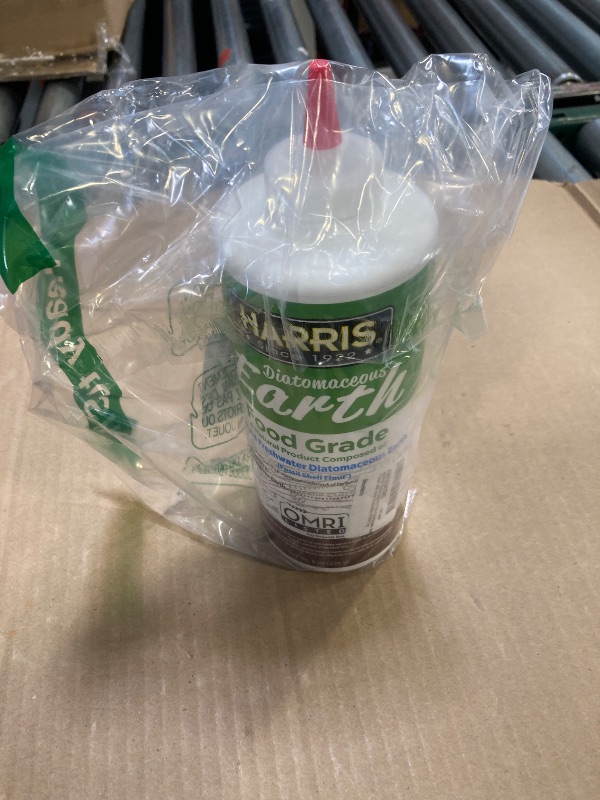 Photo 1 of HARRIS Diatomaceous Earth Food Grade, Half Pound with Easy Application Puffer Tip