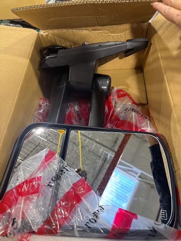 Photo 1 of Passenger Right Side Door Towing Mirror Power and Heated with Signal Light on Glass Textured Back Cover For Chevy Silverado Sierra 1500 2500 3500HD from 2007 to 2013
