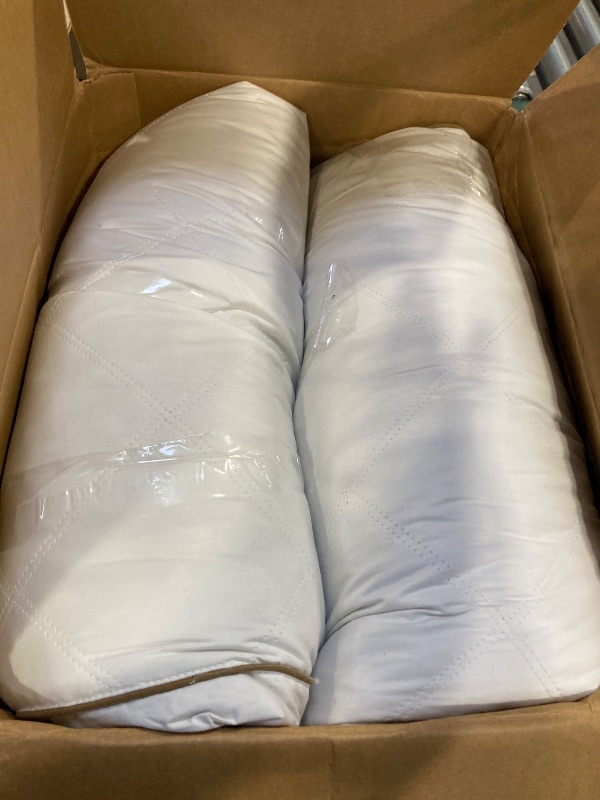 Photo 1 of puredown® Goose Feathers and Down Pillow for Sleeping Gusseted Bed Hotel Collection Pillows, Queen, Set of 2
