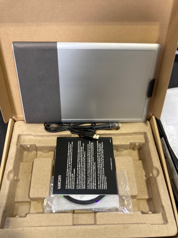 Photo 1 of Wacom Bamboo Capture Pen and Touch Tablet (CTH470)