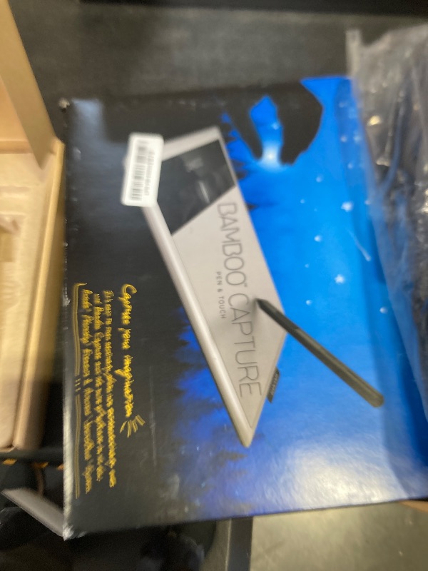 Photo 1 of Wacom Bamboo Capture Pen and Touch Tablet (CTH470)