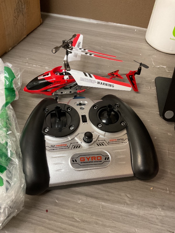 Photo 1 of Syma S107/S107G R/C Helicopter with Gyro- Red