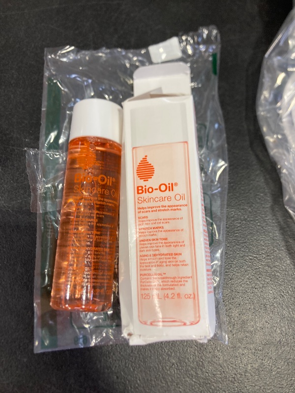 Photo 1 of Bio-Oil Skincare Body Oil Serum for Scars and Stretch Marks, Face and Body Moisturizer with Vitamin E & A for Sensitive Dry Skin, Dermatologist Recommended, Non-Comedogenic, 4.2 Oz