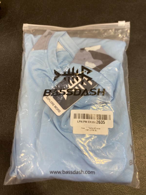 Photo 1 of BASSDASH UPF 50 Fishing Tee for Men Camo Long Sleeve Shirt Quick Dry Sweatshirts large 