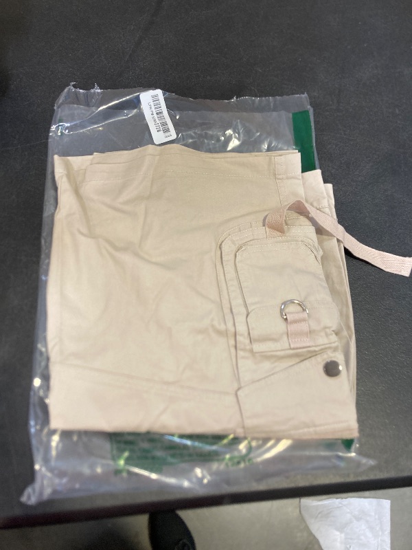 Photo 1 of SDNGED Women's Flap Pocket Design Bermuda Cargo Shorts Knee Length Summer Hiking Shorts Large 