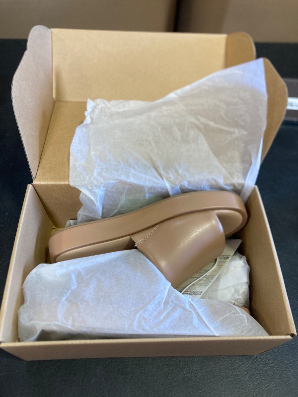 Photo 1 of Amazon Essentials Women's Slide Flatform Sandal, Camel, 7