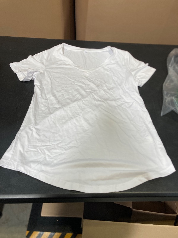 Photo 1 of womens medium short sleeve v-neck tshirt 