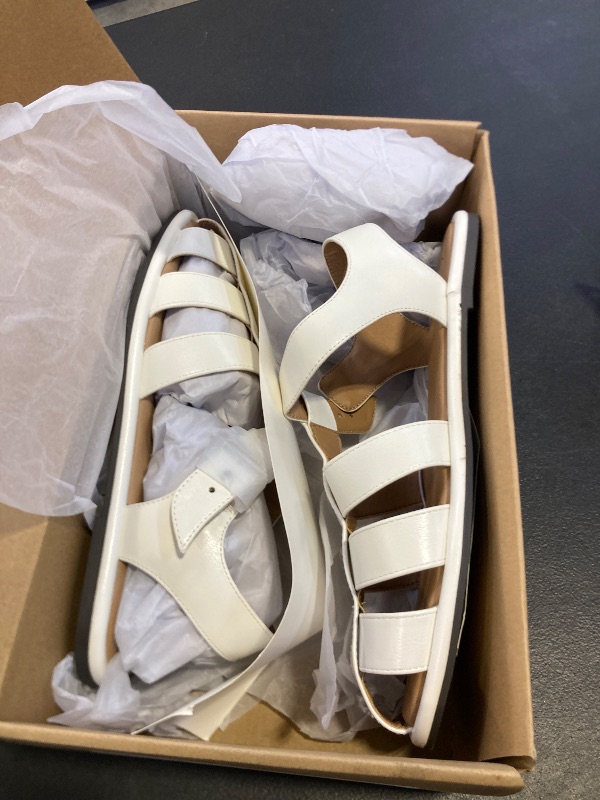 Photo 1 of Amazon Essentials Women's Closed Toe Fisherman Sandals, Off-White, 9.5