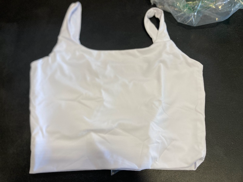 Photo 1 of Artfish Women's Sleeveless Strappy Seamless Crop Tank Tops Square Neck Workout Fitness Basic Cropped Camis White, L