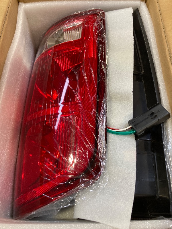 Photo 1 of Nakuuly Tail Lights Assembly Compatible With 2002-2006 Dodge Ram 1500 2500 3500 Pickup Halogen Type NON-LED Model Driver and Passenger Side Taillights Brake Signal Rear Lamp with Bulbs and Harness