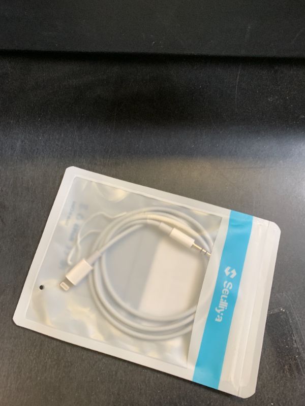 Photo 1 of (Apple MFi Certified) iPhone AUX Cord,Lightning to 1/8 Inch Audio Cable,3.3ft, Headphone Jack Adapter Male Aux Stereo Audio Cable Compatible for iPhone 14/13/12/11/XR/X/8/7 (White)