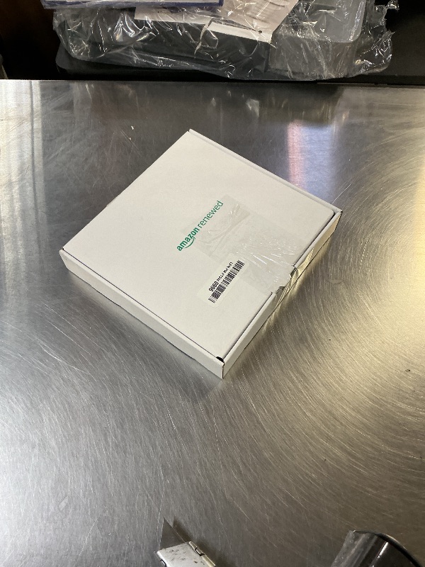 Photo 1 of Apple iPhone SE 3rd Gen, 64GB, RED - Unlocked (Renewed Premium)