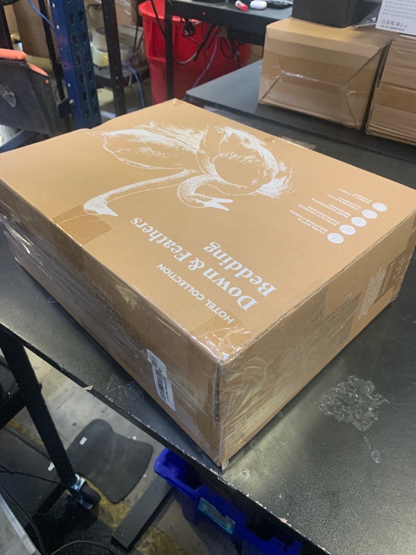 Photo 1 of APSMILE Oversized King Down Feather Fibers Duvet Insert - Ultra-Soft All Season Down Feather Fibers Comforter Hotel Collection Comforter, Fluffy Medium Warmth (White, 120"x98")