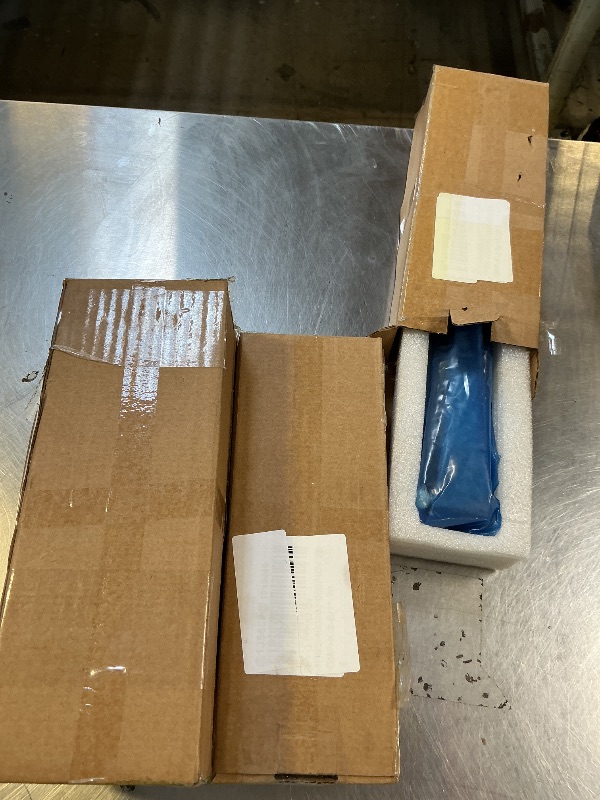 Photo 1 of 4PCS 28337917 7275454 400903-00074D Original Fuel Injector for Bobcat S450 S510 S550 S650 T450 T550 T590 T595 T630 T650 E32 E35 E42 E45 E50 E55 E85 Skid Steer Loader