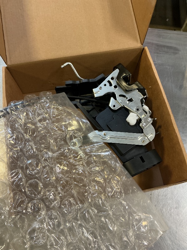 Photo 1 of Front Right Door Lock Actuator Compatible for Toyota Tundra 2000-2006 Replace 69030-0C010