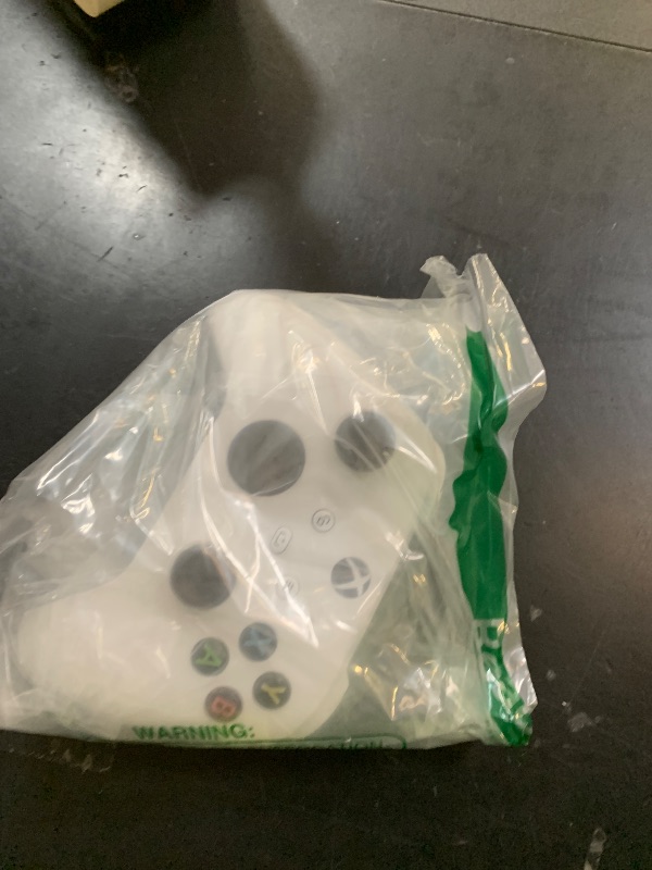 Photo 1 of Xbox Wireless Gaming Controller (2025) – Robot White – Play on Xbox, Windows, Android, iOS, FireTV Sticks, Smart TVs, VR Headsets