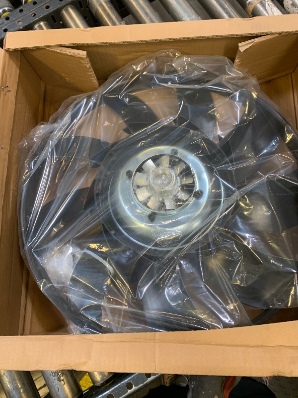 Photo 1 of HLBTK LR112860 LR012644 Electronic Radiator Cooling Fan Clutch Fits for Land Rover LR4 Range Rover Discovery V6 3.0L V8 5.0L