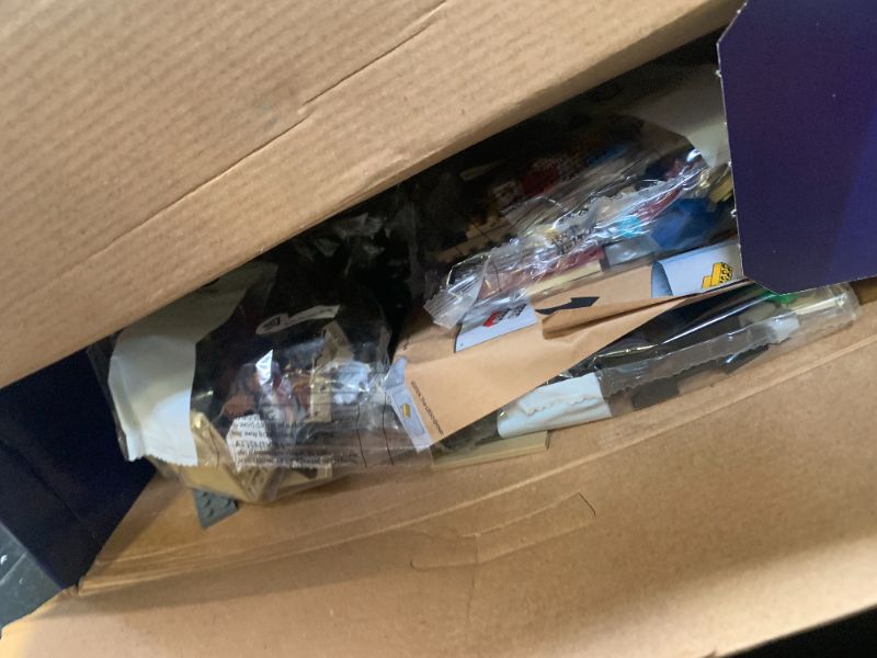 Photo 1 of LEGO Marvel Spider-Man vs. Oscorp Building Toy - Pretend Play Set W/8 Toy Minifigures for Boys & Girls, Ages 10+ - Super Hero Building Blocks for Preteens Idea for Birthdays - 76324