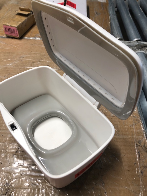 Photo 1 of ***LATCH BROKE***
OXO Tot Perfect Pull Wipes Dispenser, Gray