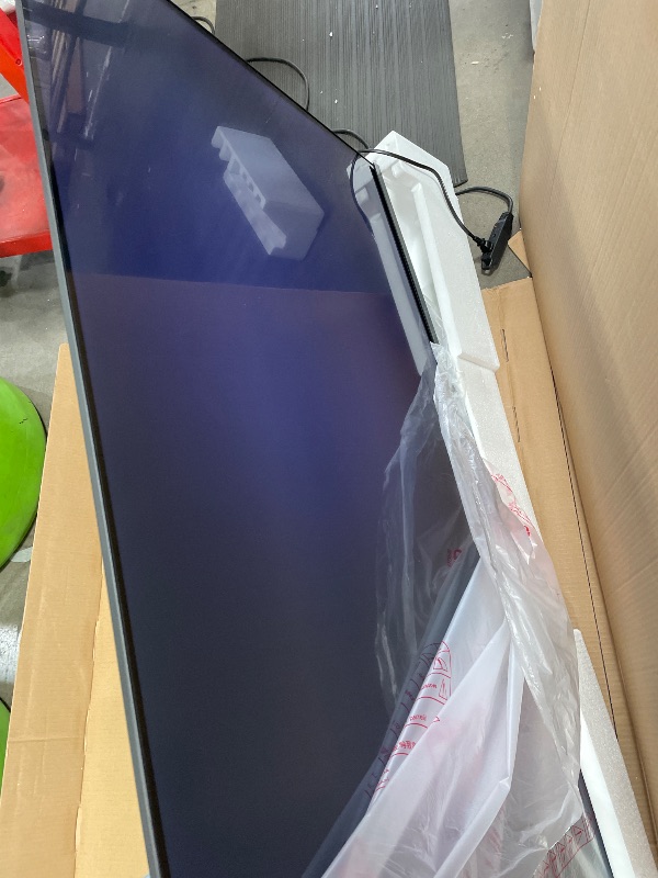 Photo 1 of (does not work)(sold for parts) Roku Smart TV – 55-Inch Select Series, 4K HDR TV – Roku TV with Enhanced Voice Remote – Flat Screen LED Television with Wi-Fi for Streaming Live Local News, Sports, Family Entertainment