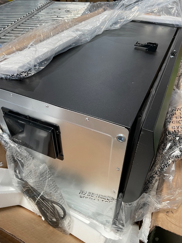 Photo 1 of (minor damage) Masterbuilt® 30-inch Digital Electric Vertical BBQ Smoker with Leg Kit, Side Wood Chip Loader and 710 Cooking Square Inches in Black, Model MB20070421