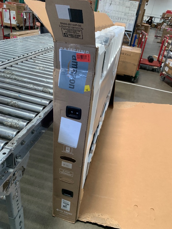 Photo 1 of (broken screen) Samsung 85-Inch Class Crystal UHD U8000F 4K Smart TV (2025 Model) Endless Free Content, Crystal Processor 4K, MetalStream Design, Knox Security, Alexa Built-in