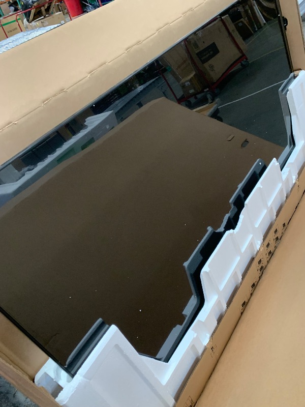 Photo 1 of (damaged screen) Samsung 85-Inch Class QLED Q7F Series Samsung Vision AI Smart TV (2025 Model, 85Q7F) Quantum HDR, Object Tracking Sound Lite, Q4 AI Gen1 Processor, 4K upscaling, Gaming Hub, Alexa Built-in
