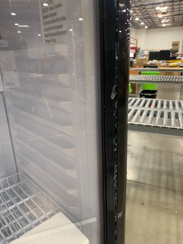 Photo 1 of **** DAMAGES SHOWN **** *Commercial beverage refrigerator 3133249 MODEL CDR002-8