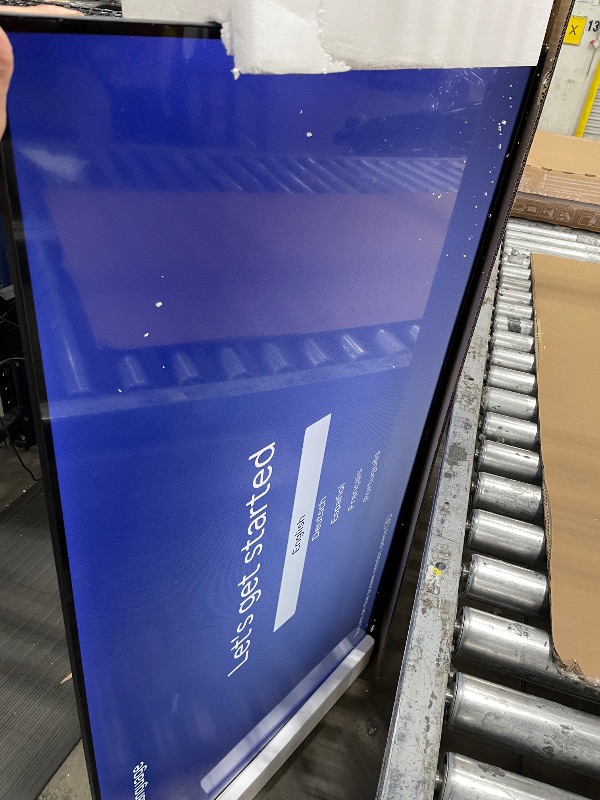 Photo 1 of (used/ for parts) Roku Smart TV – 55-Inch Select Series, 4K HDR TV – Roku TV with Enhanced Voice Remote – Flat Screen LED Television with Wi-Fi for Streaming Live Local News, Sports, Family Entertainment