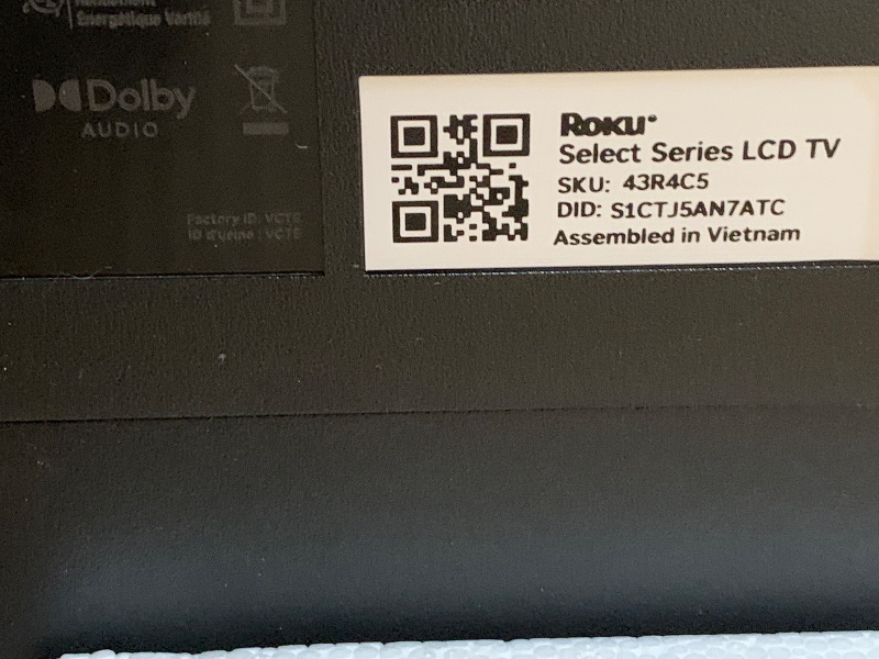 Photo 1 of (damaged for parts) Roku Smart TV – 43-Inch Select Series, 4K HDR TV – RokuTV with Enhanced Voice Remote – Flat Screen LED Television with Wi-Fi for Streaming Live Local News, Sports, Family Entertainment