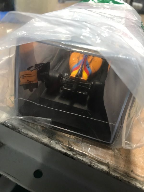 Photo 1 of ***DAMAGED - SEE NOTES/PICTURES***

1:43 F1 Team MCL33-2018 Collection Formula 1 Race # Model Inspired by Fernando Alonso Diecast Collectible Model?