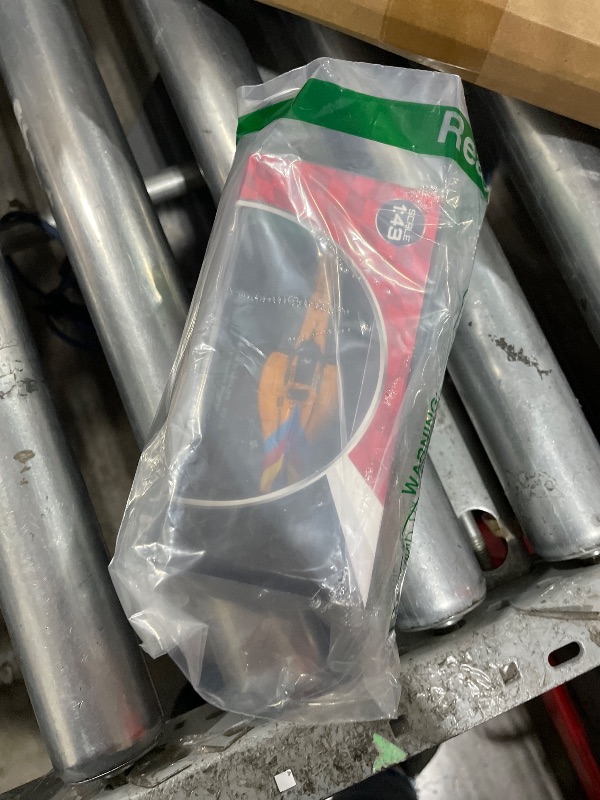 Photo 1 of ***DAMAGED - SEE NOTES/PICTURES***

1:43 F1 Team MCL33-2018 Collection Formula 1 Race # Model Inspired by Fernando Alonso Diecast Collectible Model?