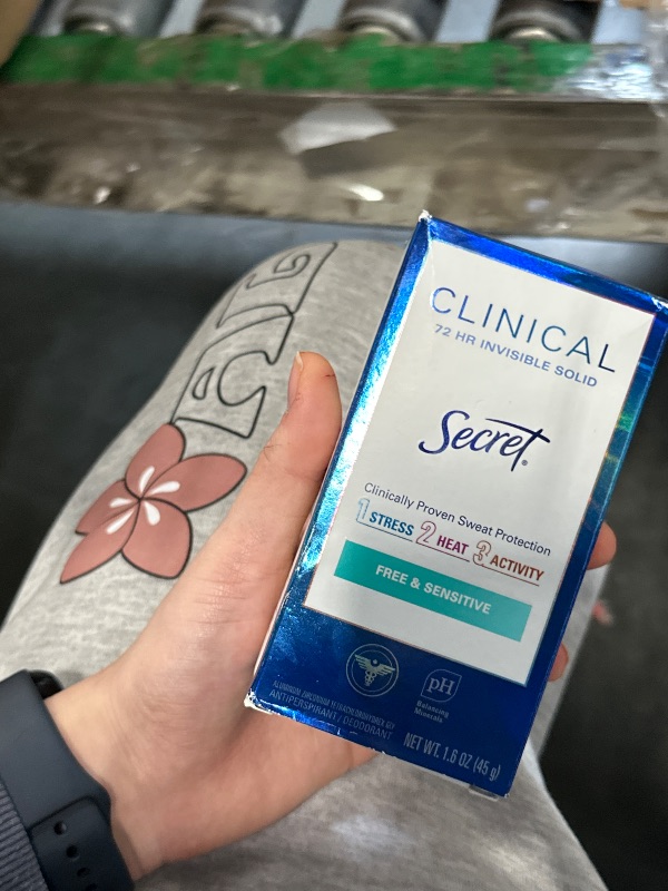 Photo 1 of ** 5/4- FACTORY SEALED**
Secret Clinical Strength Antiperspirant Deodorant for Women, Free & Sensitive, 100hr Sweat & Odor Protection, 3X Stress Protection with Hyaluronic Acid, PH Balanced, Invisible Solid, Unscented, 1.6 oz