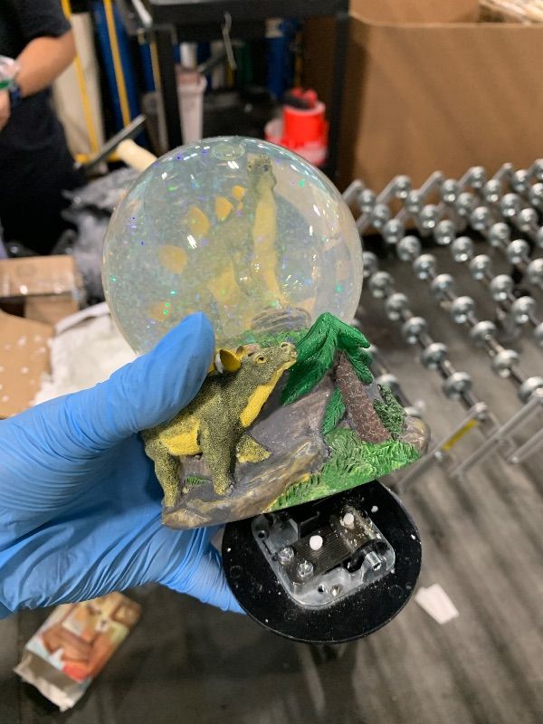 Photo 1 of ** SOLD AS IS, NO REFUND/RETURN** SEE COMMENTS!
Elanze Designs Stegosaurus Dinosaur Friends Tabletop Figurine Fossil Bone Paleontologist 100MM Sturdy Glitter Water Musical Dinosaur Snow Globe Plays Tune Born Free